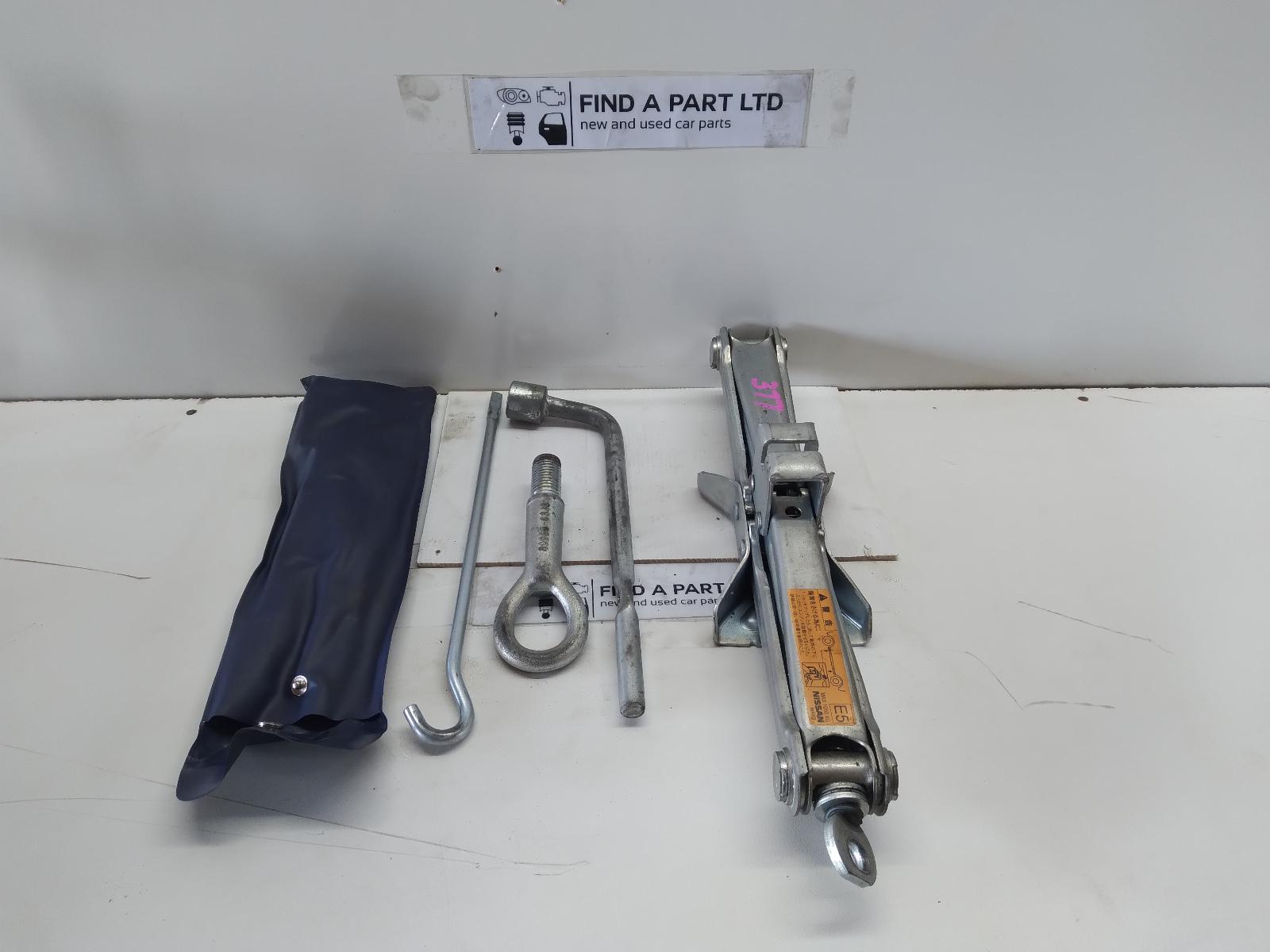 View Auto part Jack/Tool Kit SUZUKI SWIFT 2005