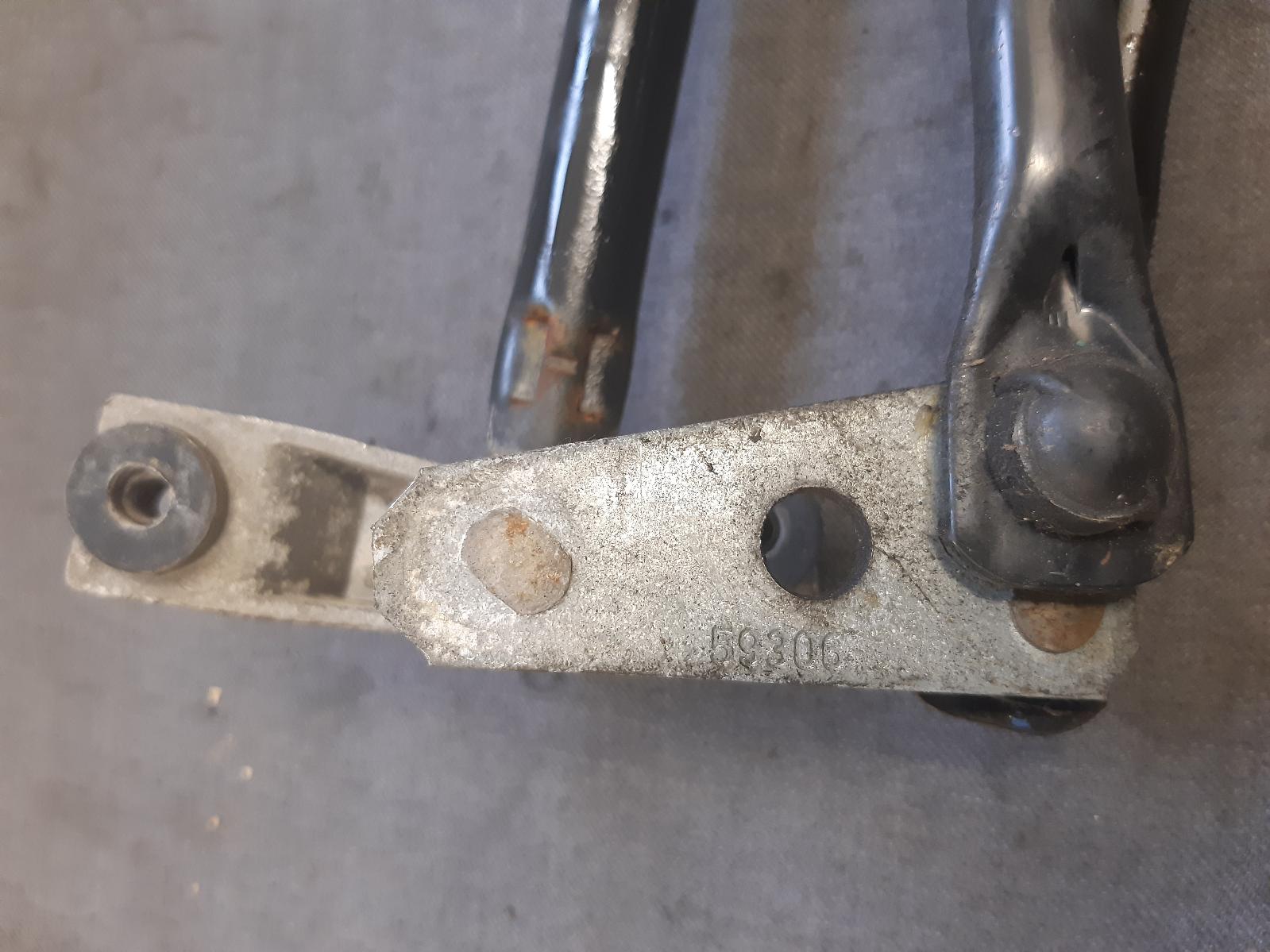 2000 HOLDEN COMMODORE Wiper Linkage Contact us for Photo