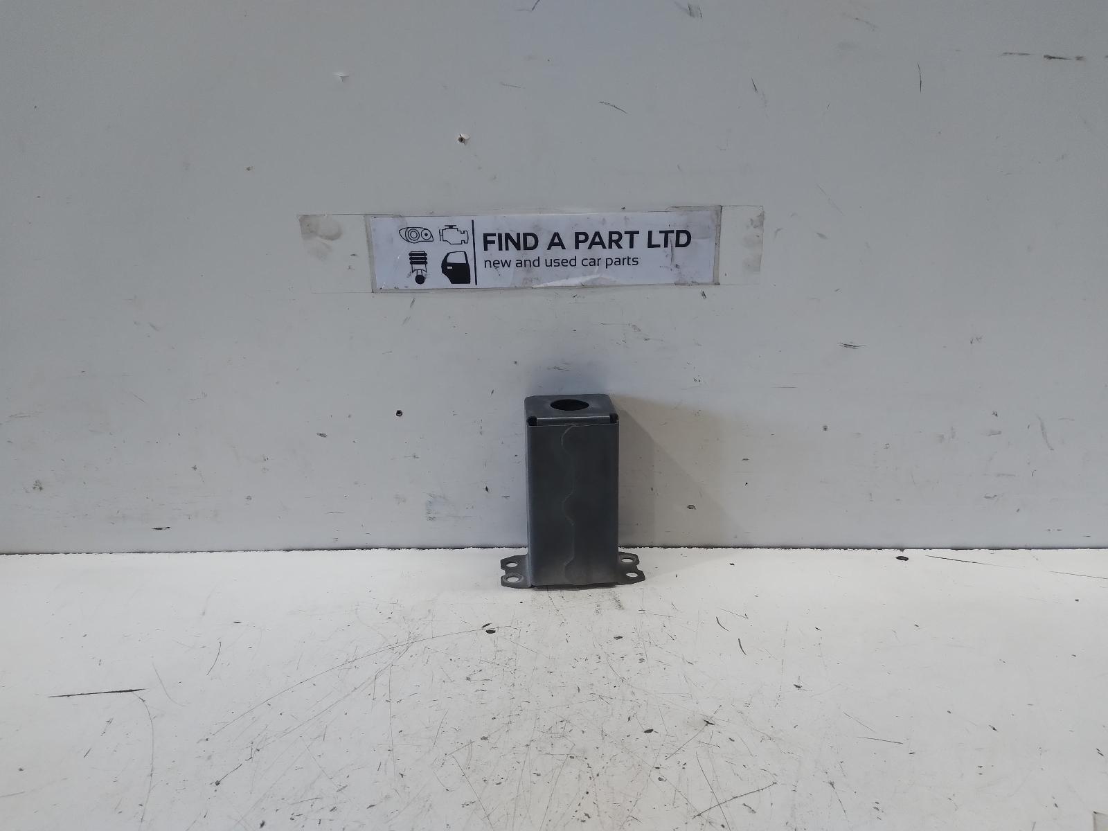 View Auto part R/Bar Bracket/Reinfo SUZUKI SWIFT 2006