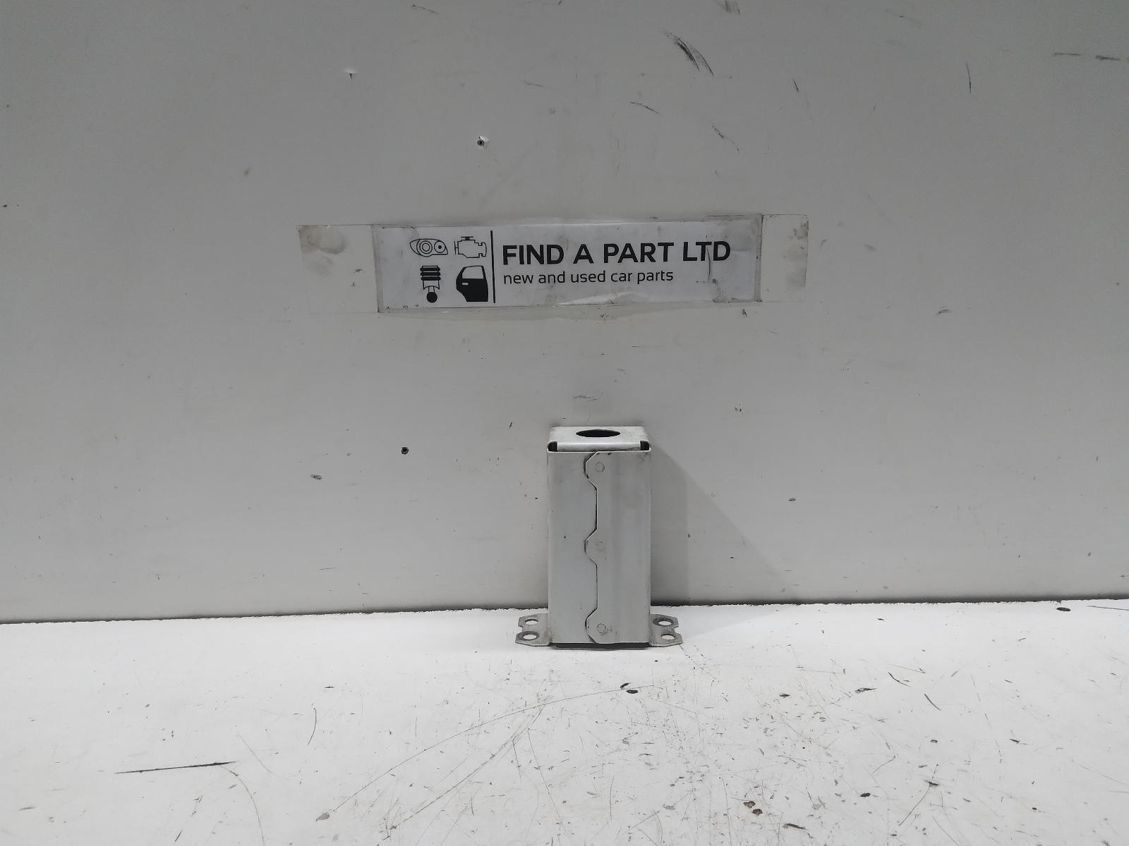 View Auto part R/Bar Bracket/Reinfo SUZUKI SWIFT 2006