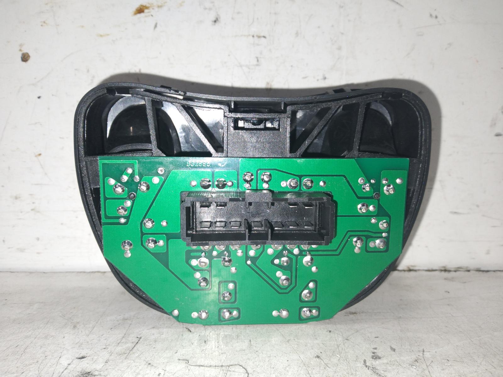2000 HOLDEN COMMODORE Pwr Dr Wind Switch Contact us for Photo
