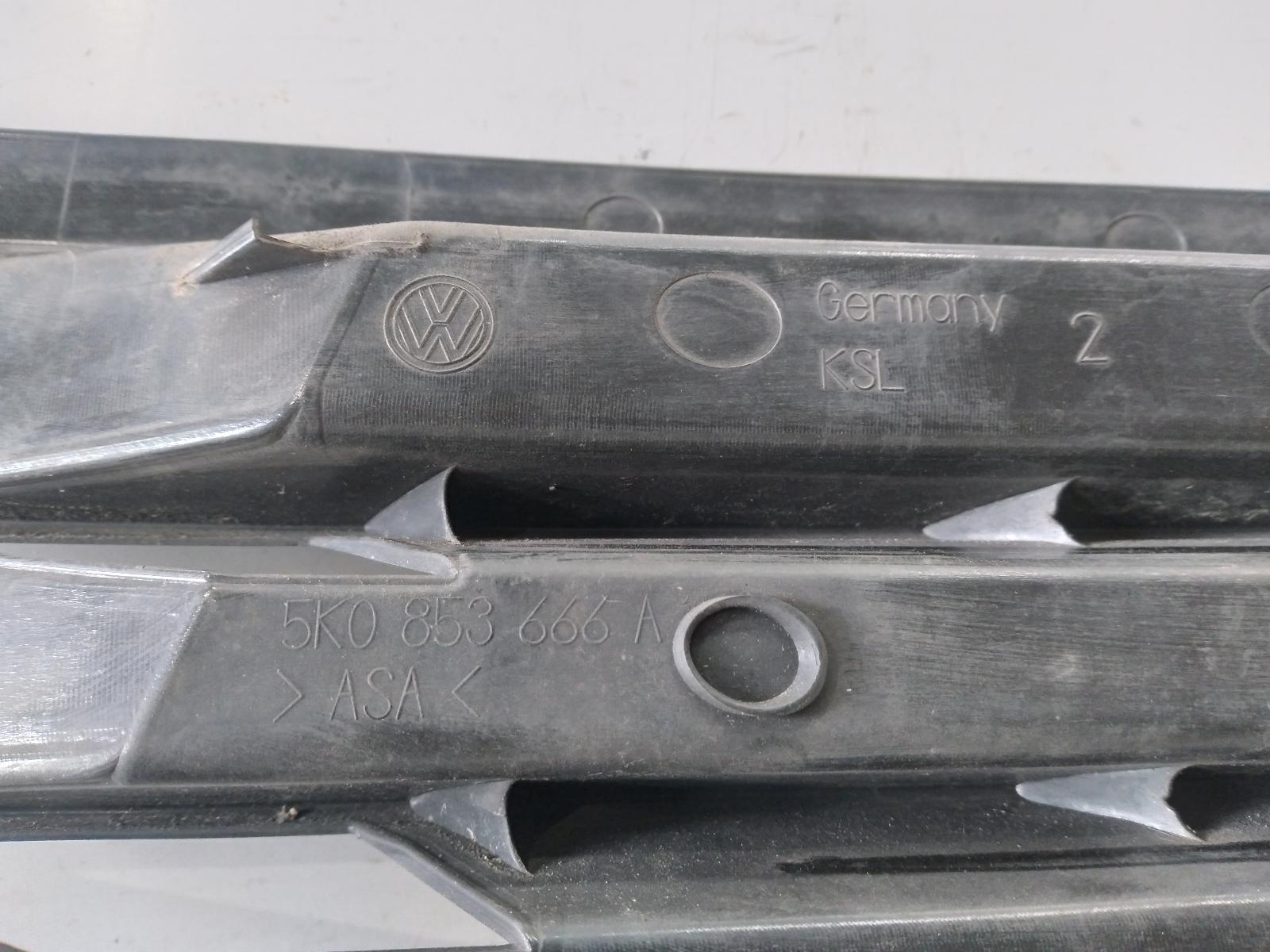 2011 VOLKSWAGEN GOLF Grille Contact us for Photo