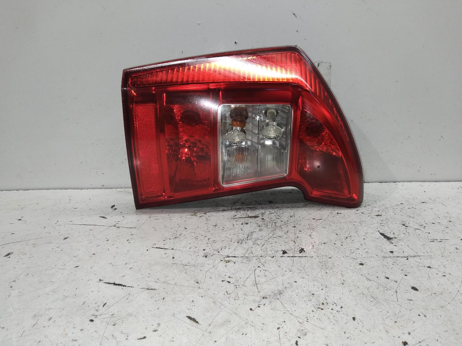 2007 KIA RONDO Left Taillight Contact us for Photo