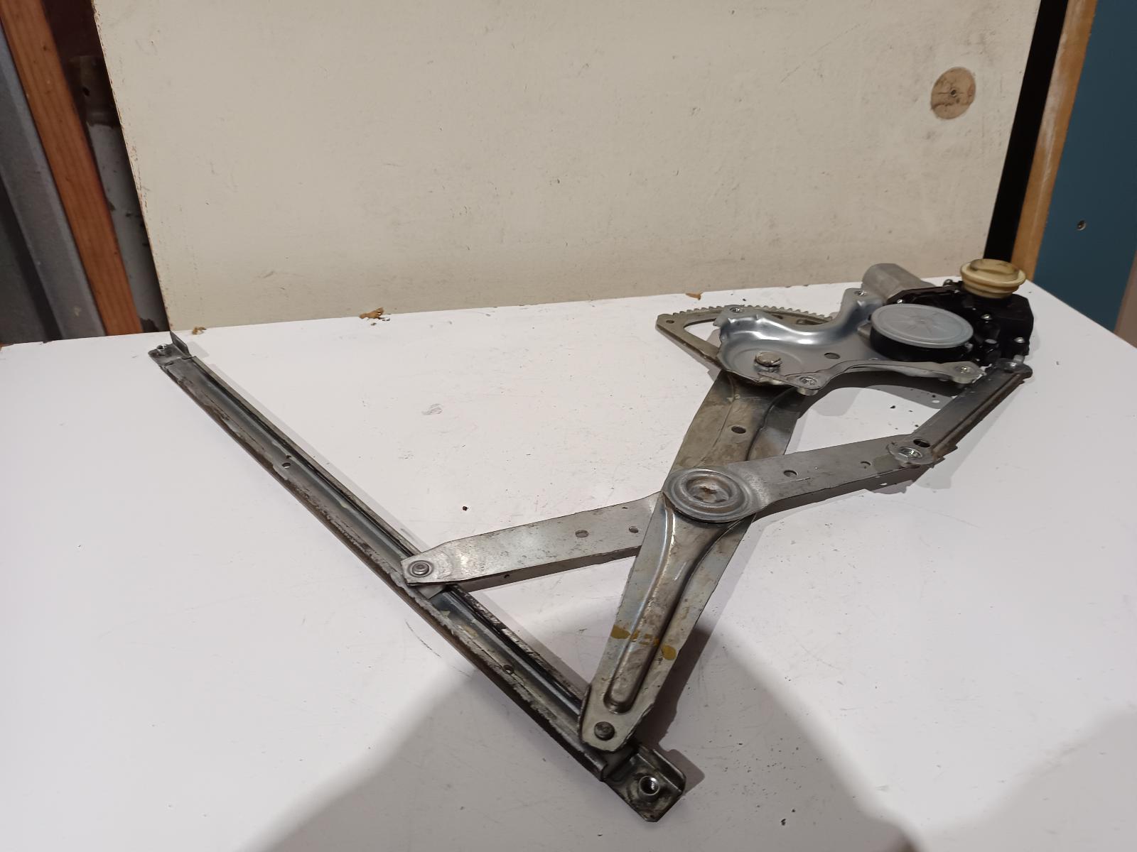 2007 TOYOTA COROLLA Left Front Window Reg/Motor Contact us for Photo