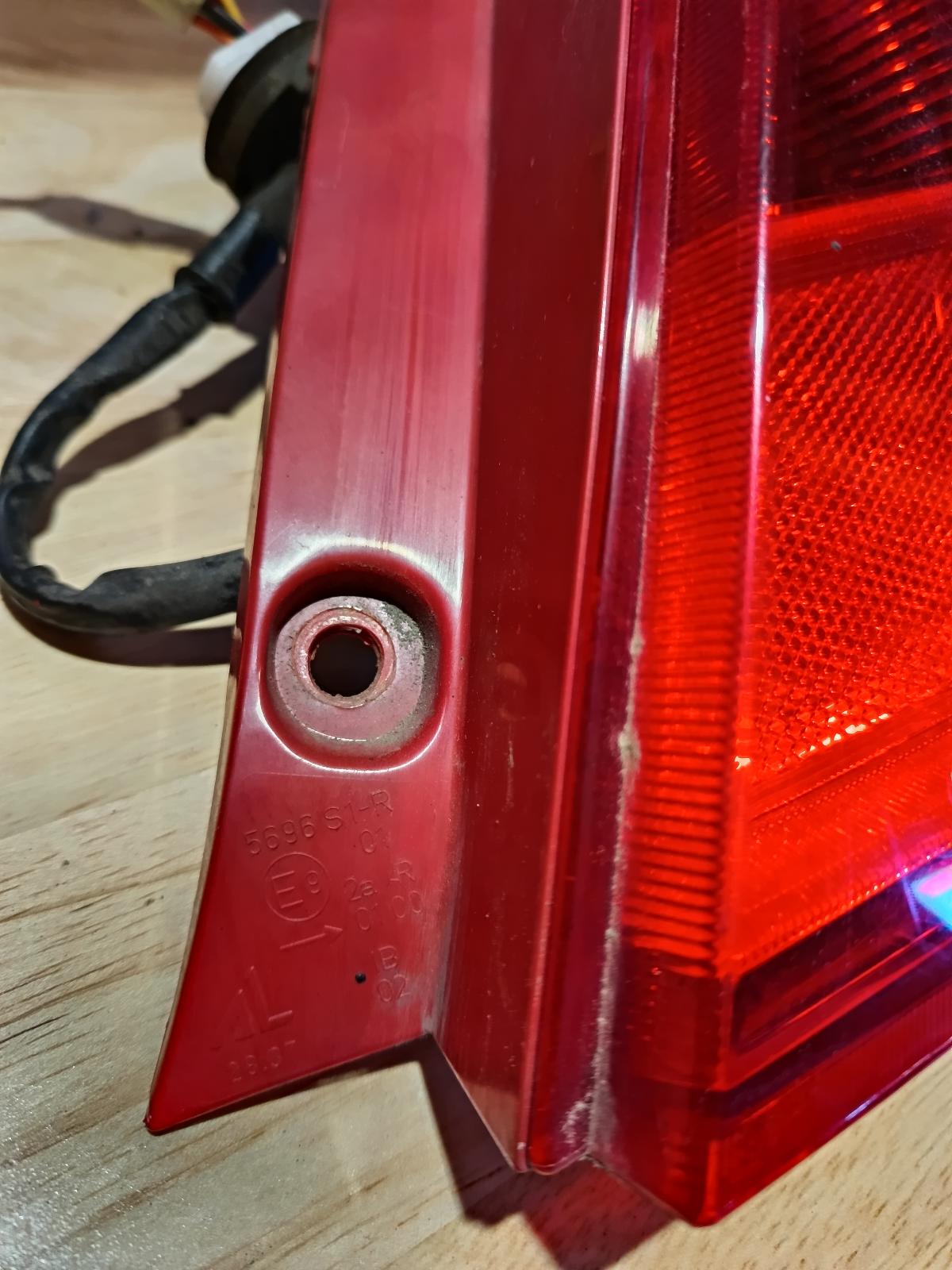 2006 SUZUKI SWIFT Left Taillight Contact us for Photo