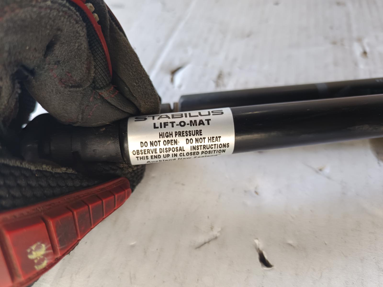 2005 TOYOTA CALDINA Hatch Strut Contact us for Photo