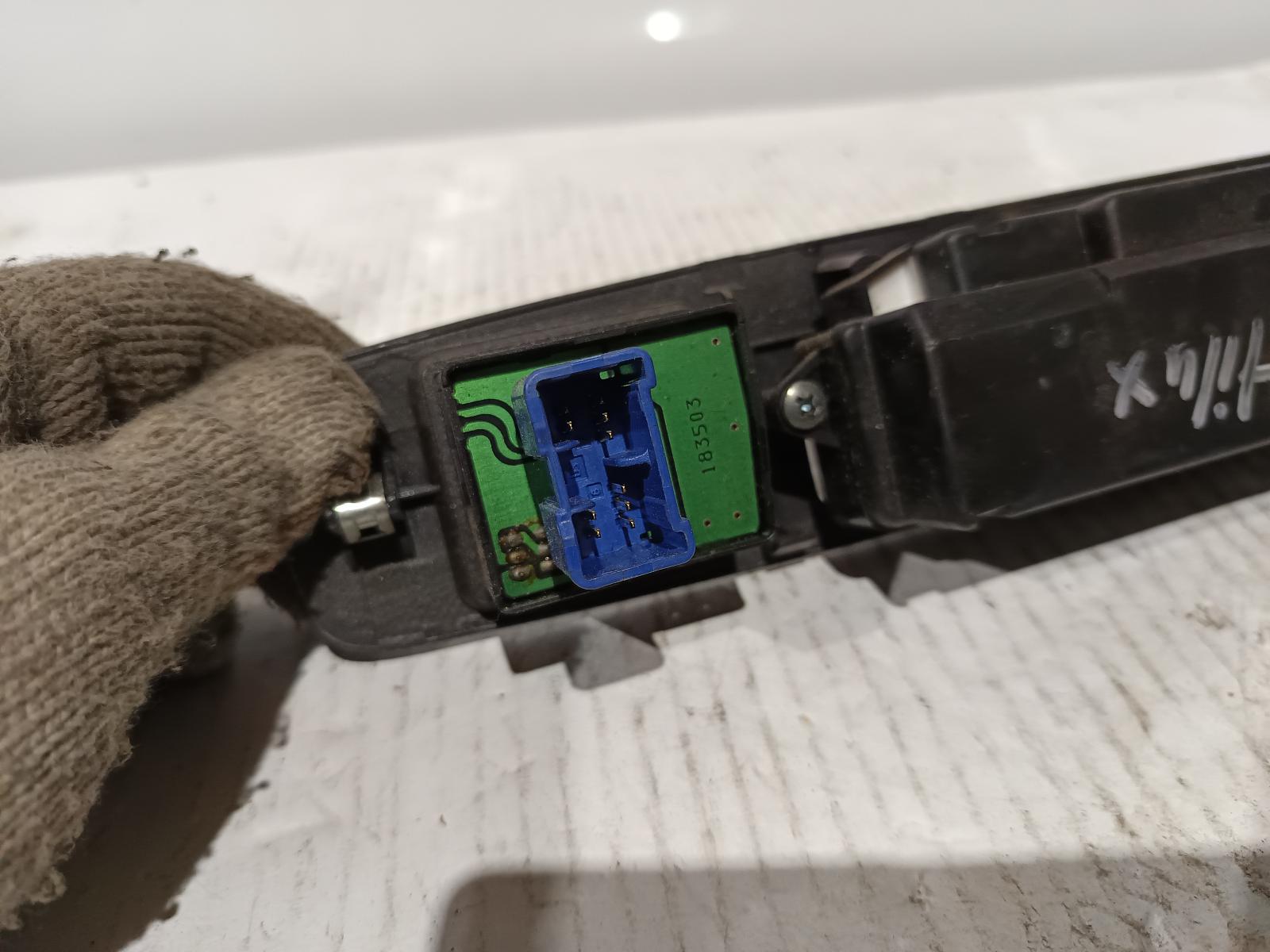 1997 TOYOTA HILUX Pwr Dr Wind Switch Contact us for Photo