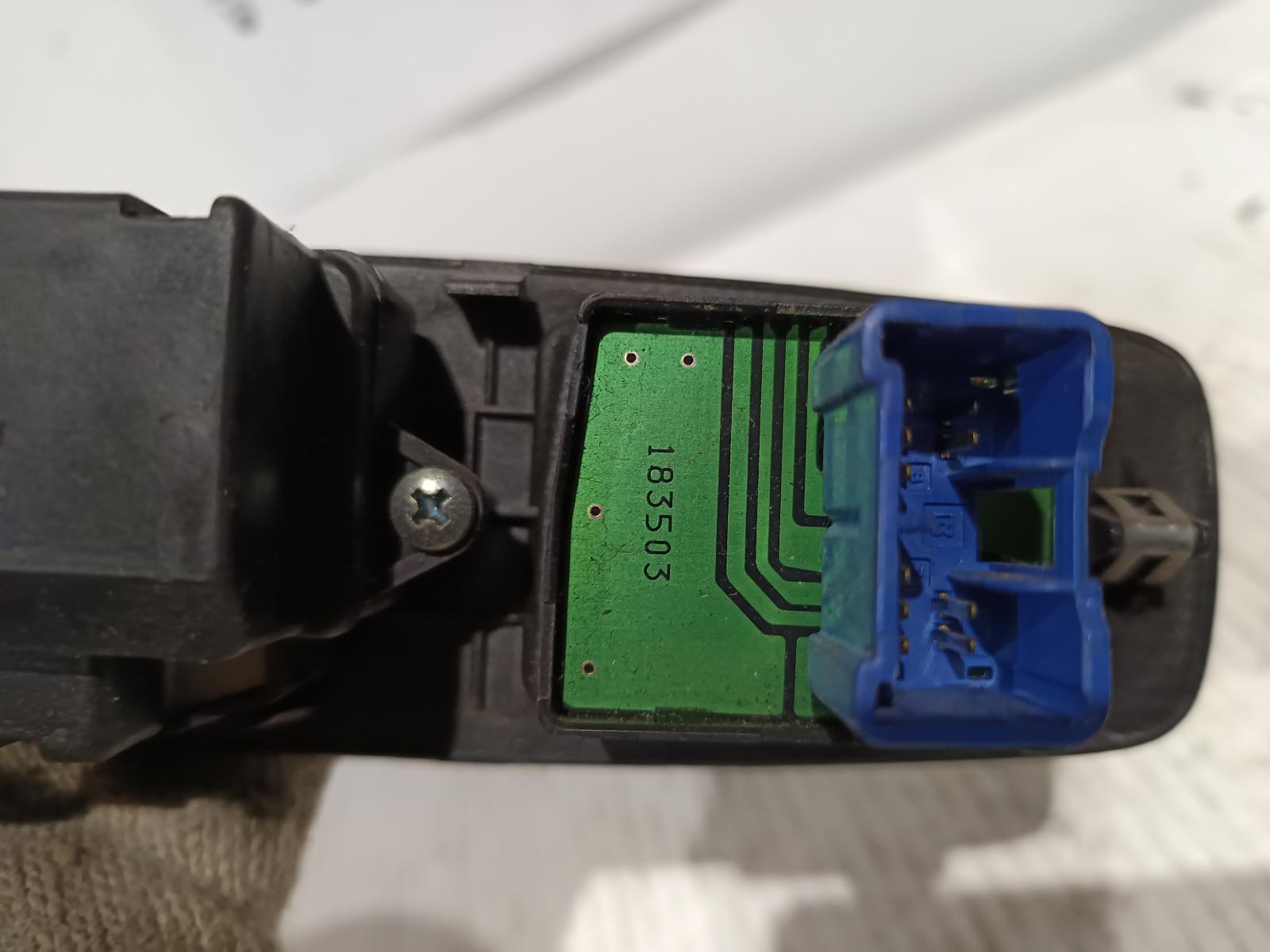 1997 TOYOTA HILUX Pwr Dr Wind Switch Contact us for Photo