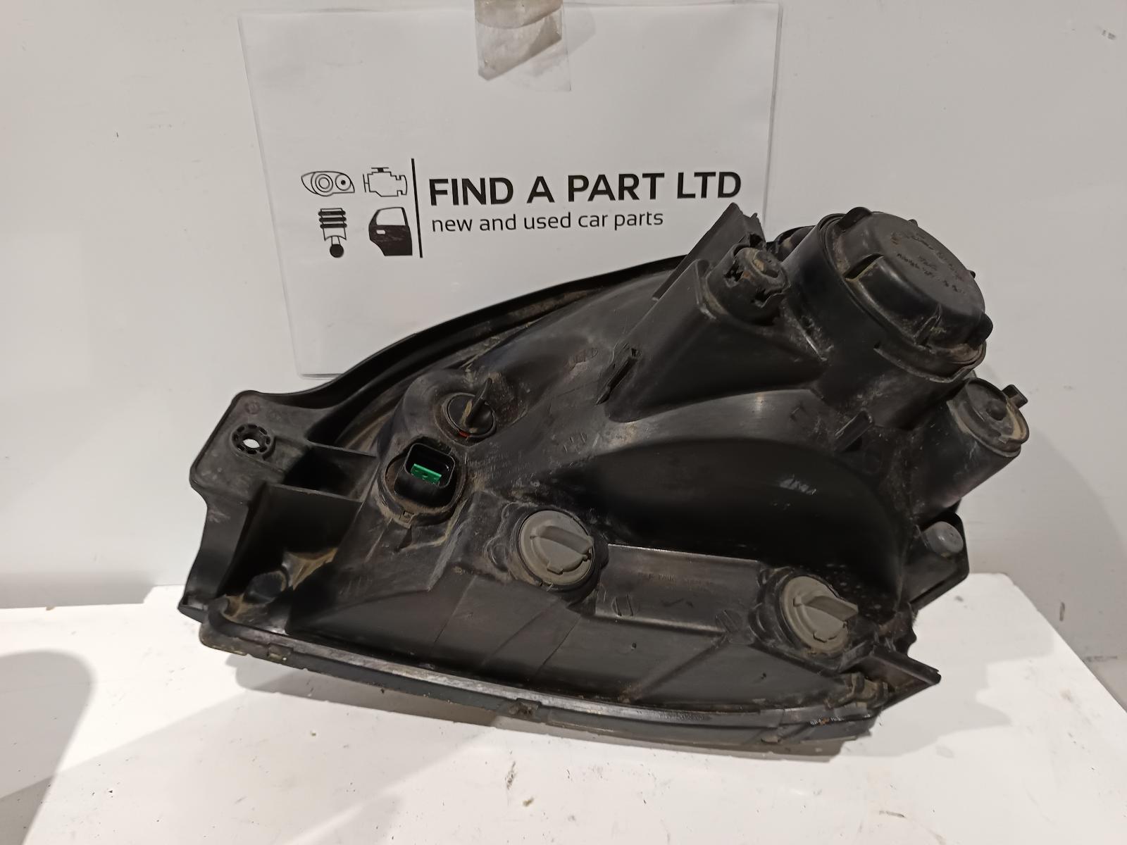 2006 HYUNDAI TUCSON Right Headlamp Contact us for Photo
