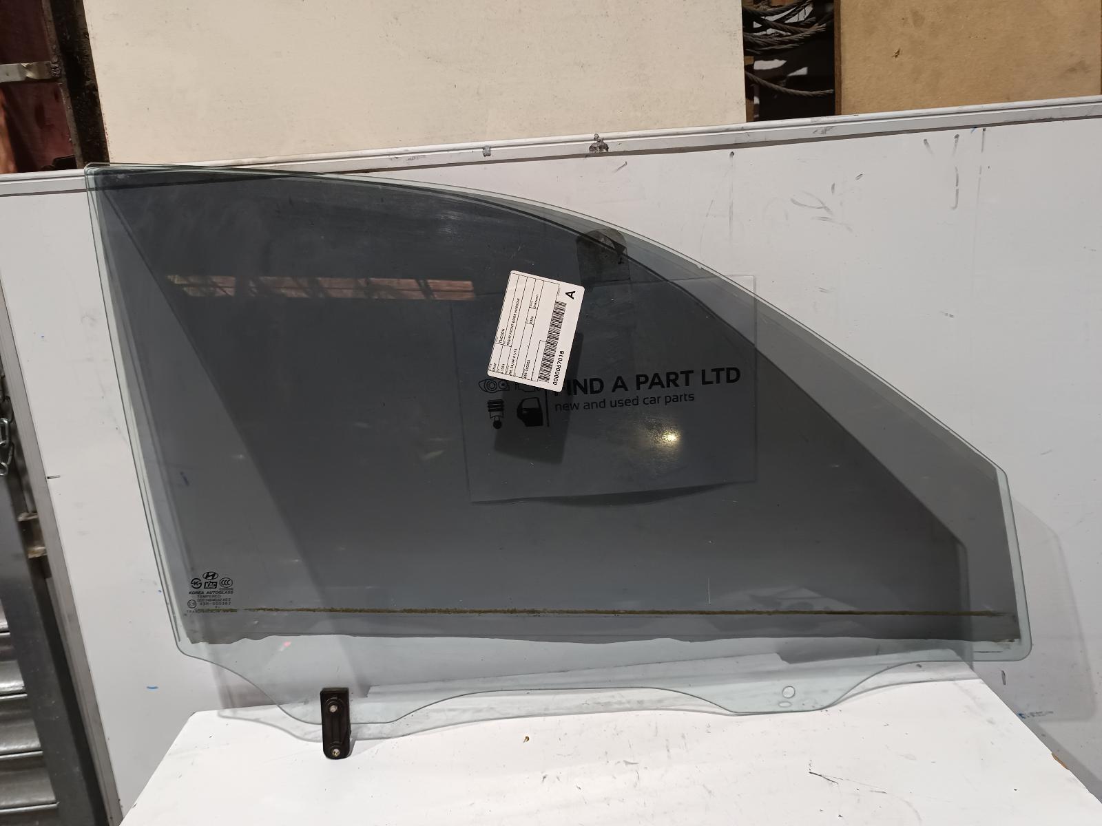 View Auto part Right Front Door Window HYUNDAI TUCSON 2006