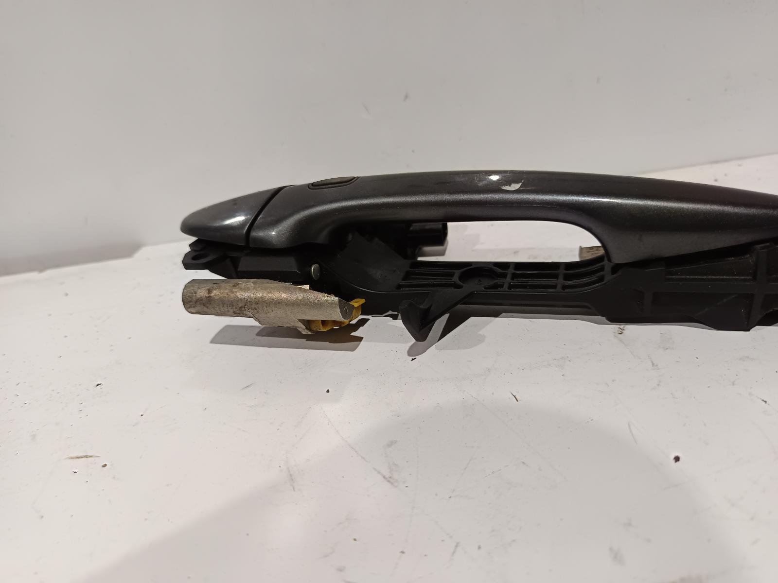 2006 LEXUS IS200/IS300 Door Handle Contact us for Photo