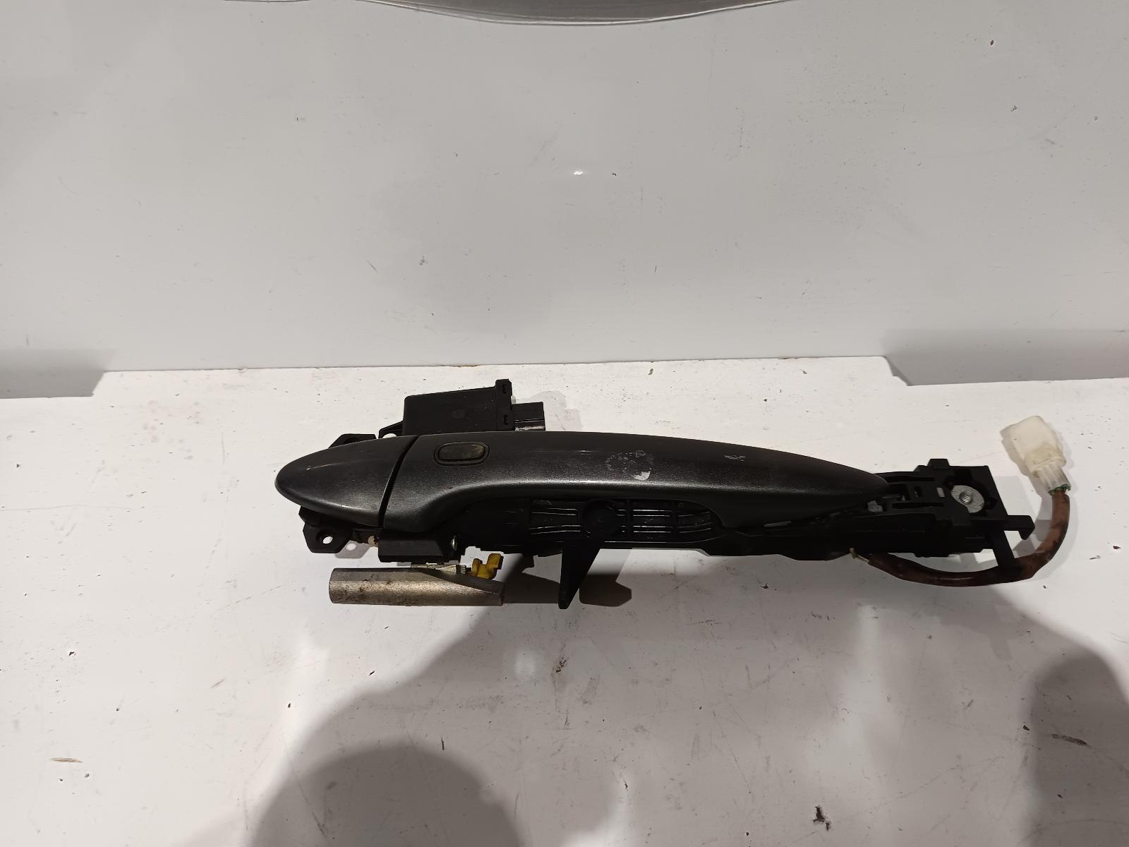 2006 LEXUS IS200/IS300 Door Handle Contact us for Photo