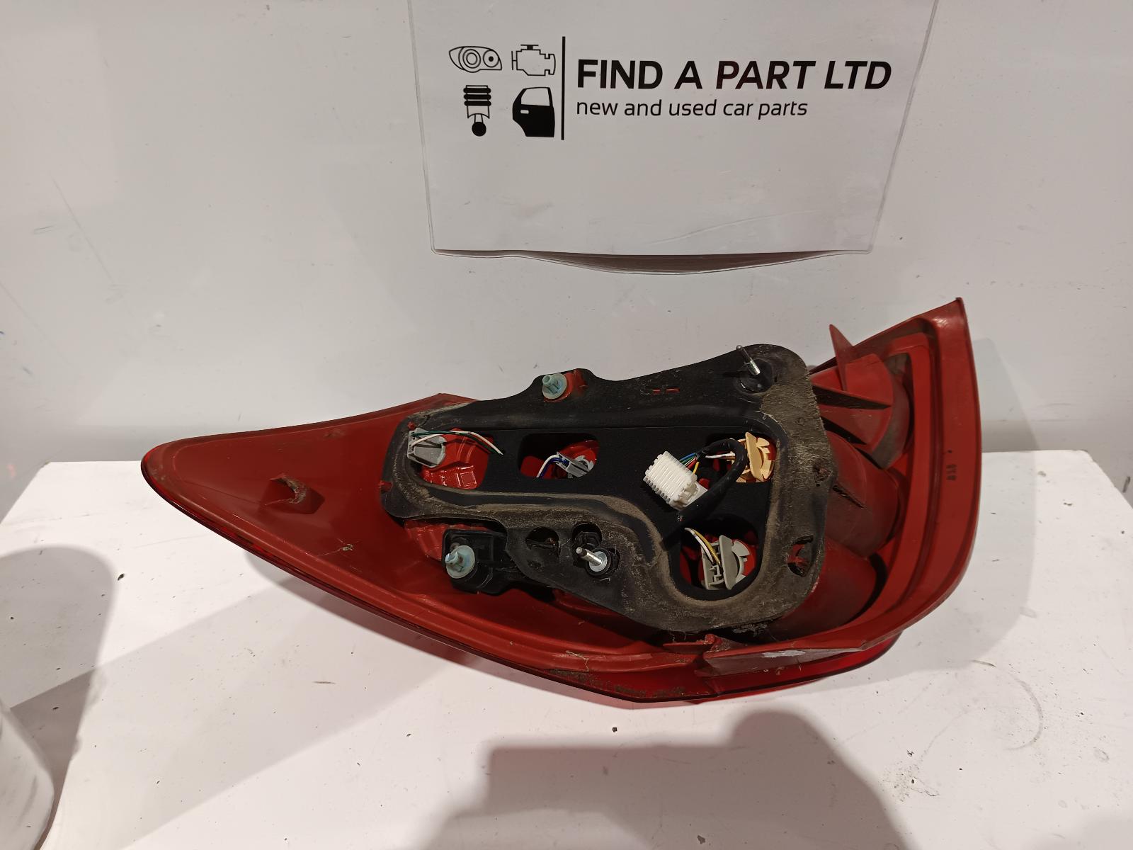 2009 TOYOTA COROLLA Left Taillight Contact us for Photo