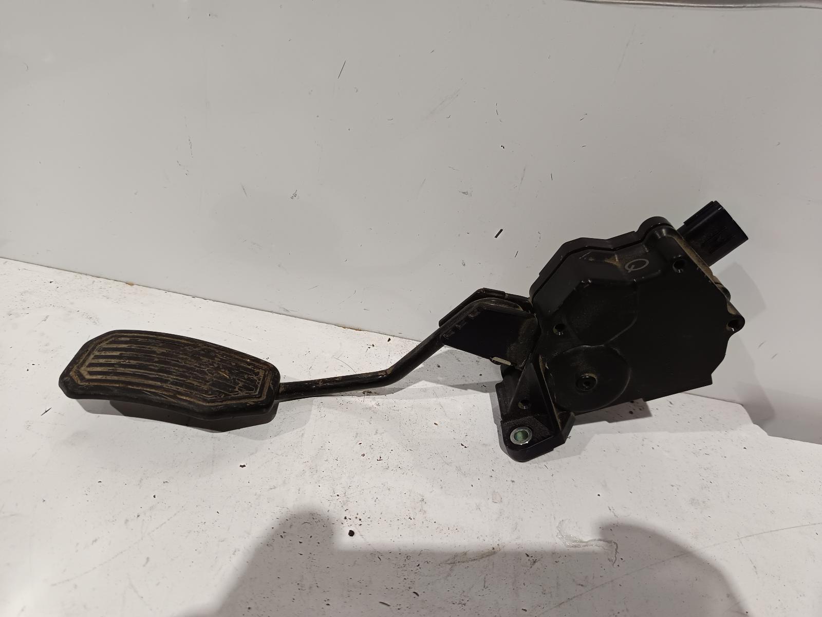 2006 TOYOTA COROLLA Pedal Assembly Contact us for Photo