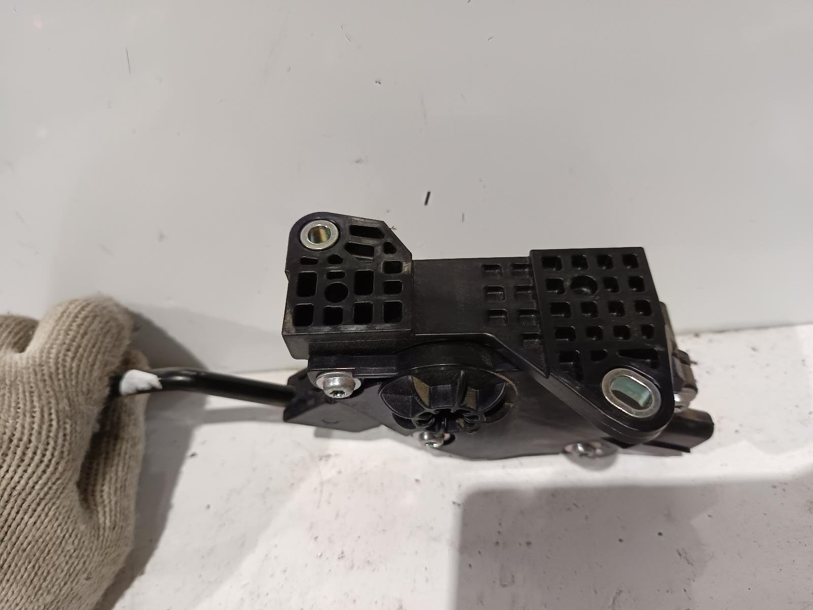 2006 TOYOTA COROLLA Pedal Assembly Contact us for Photo