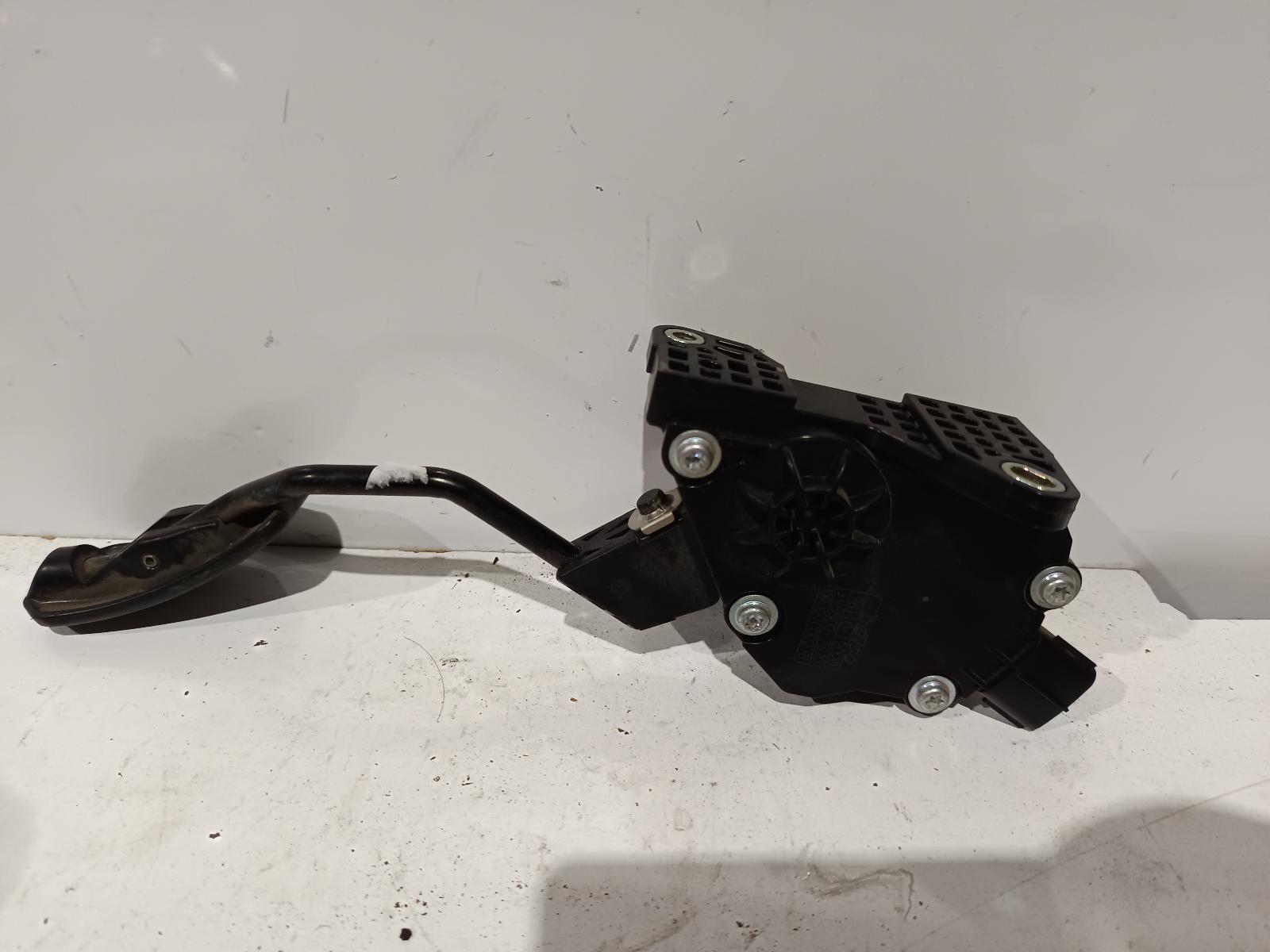 2006 TOYOTA COROLLA Pedal Assembly Contact us for Photo