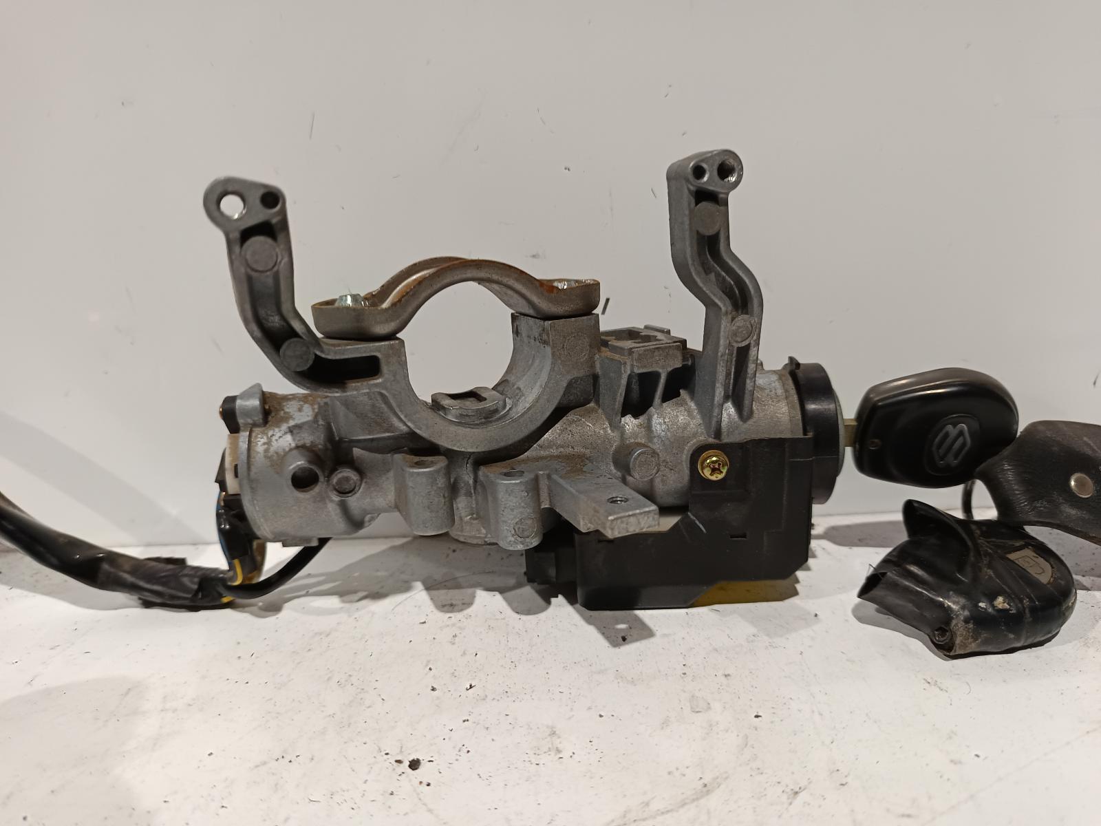 2002 SUZUKI LIANA Ignition W/ Key Contact us for Photo