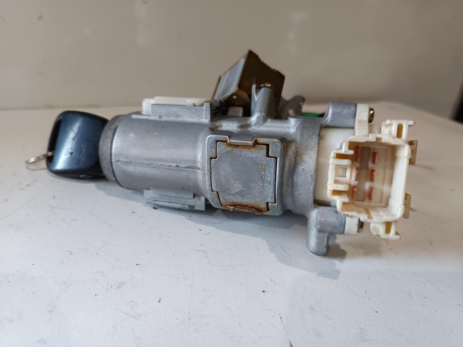 2001 TOYOTA COROLLA Ignition W/ Key Contact us for Photo