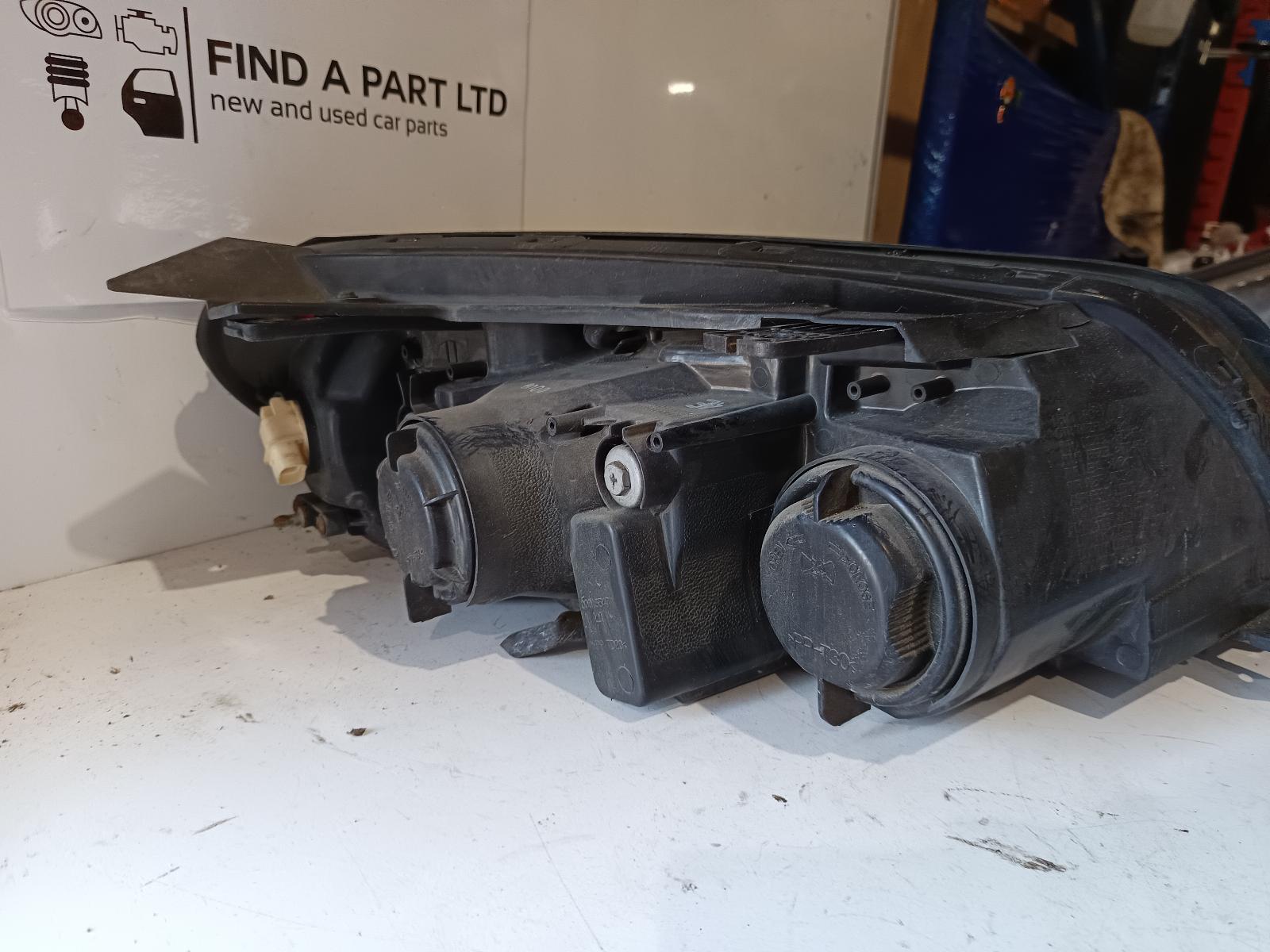 2006 HOLDEN CAPTIVA Left Headlamp Contact us for Photo