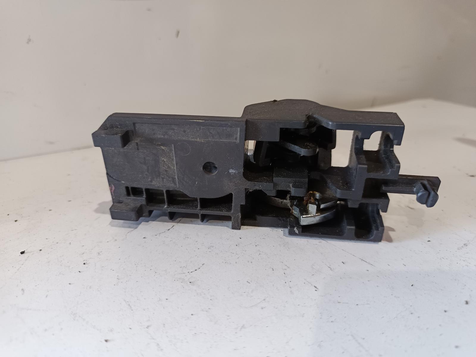 2005 SUZUKI SWIFT Door Handle Contact us for Photo