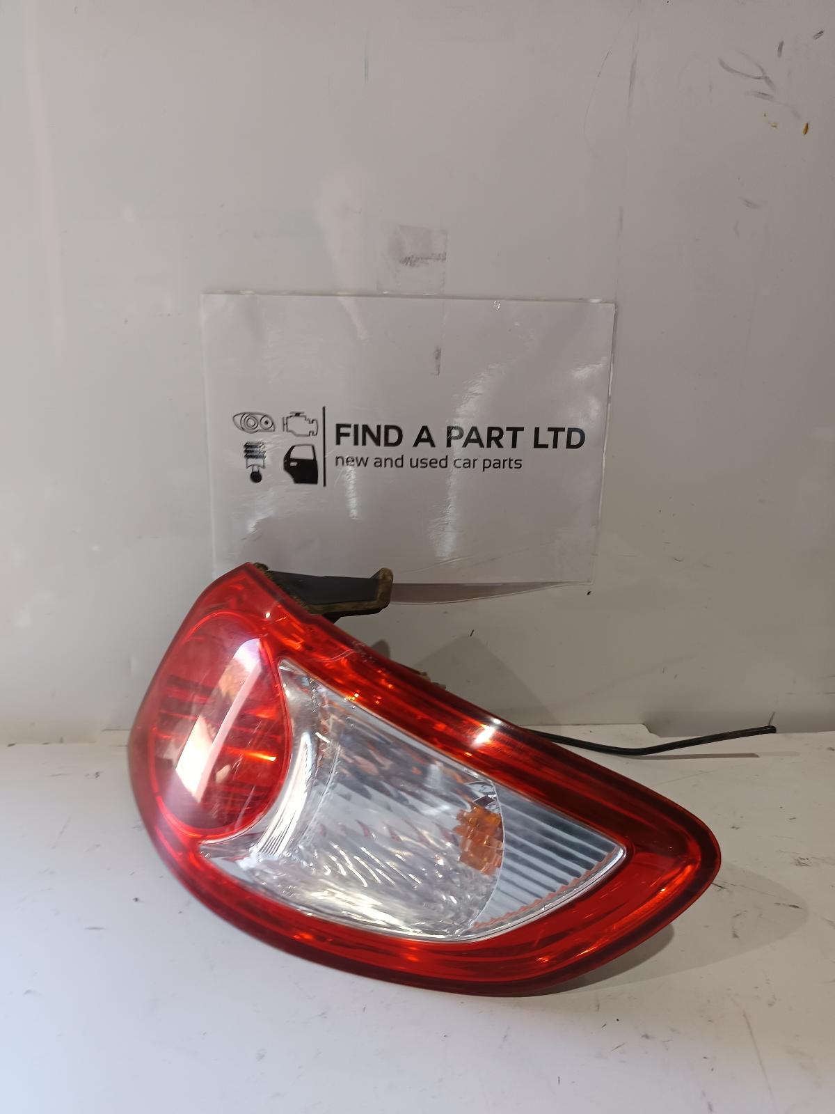 2005 HYUNDAI SANTA FE Right Taillight Contact us for Photo