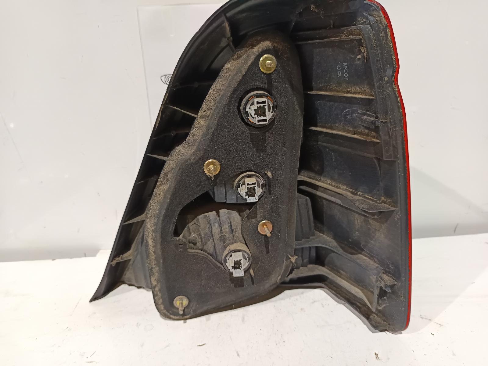 2001 HONDA ODYSSEY Left Taillight Contact us for Photo