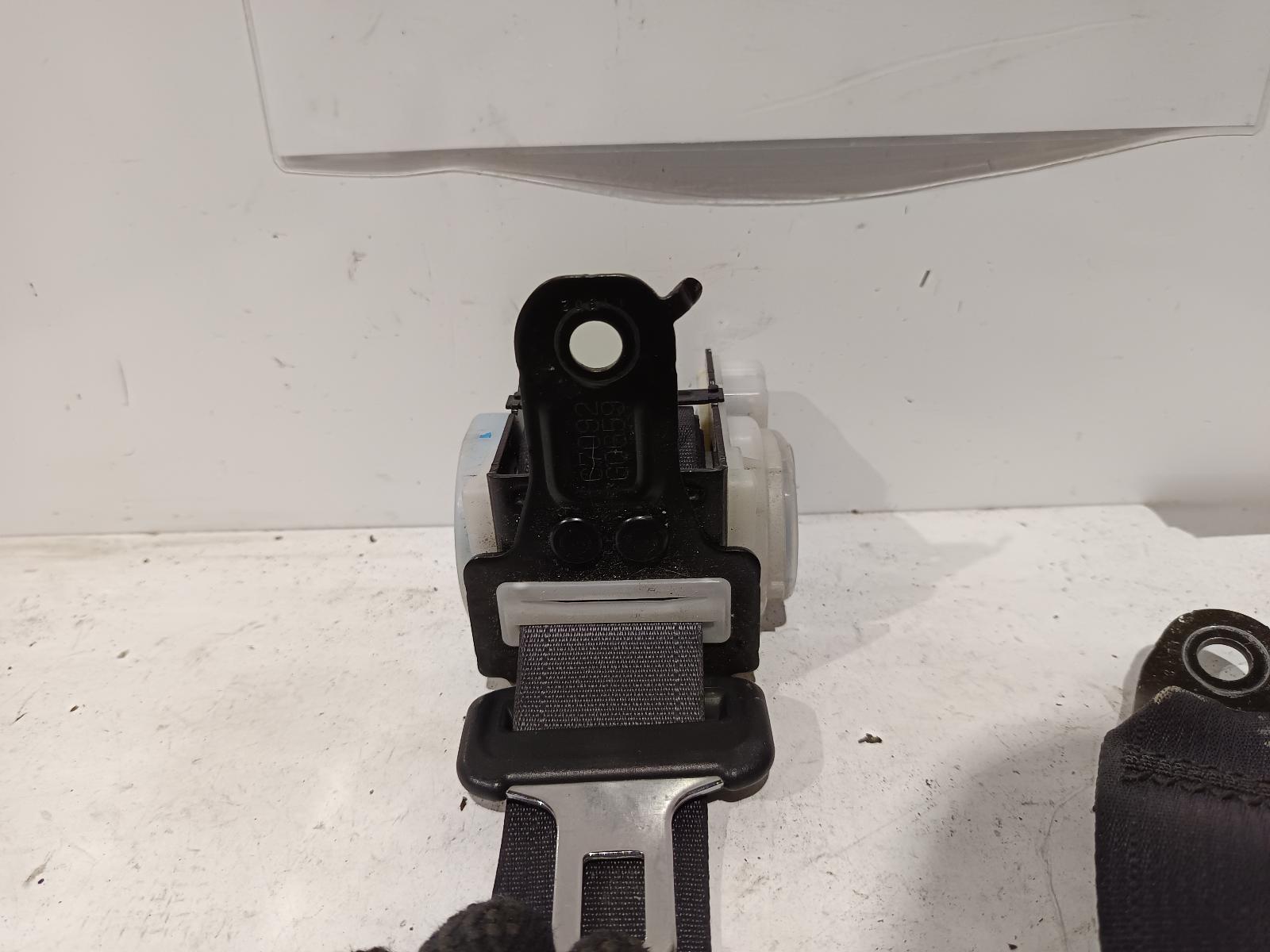 2001 TOYOTA COROLLA Seatbelt/Stalk Contact us for Photo