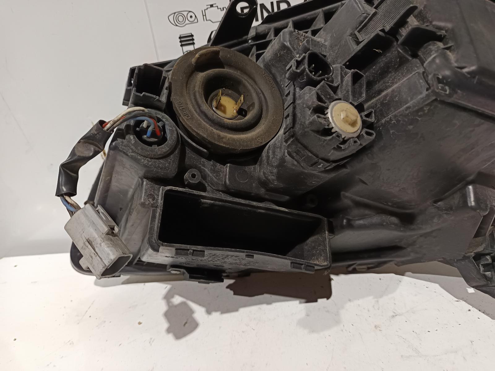 2004 TOYOTA AVENSIS Right Headlamp Contact us for Photo