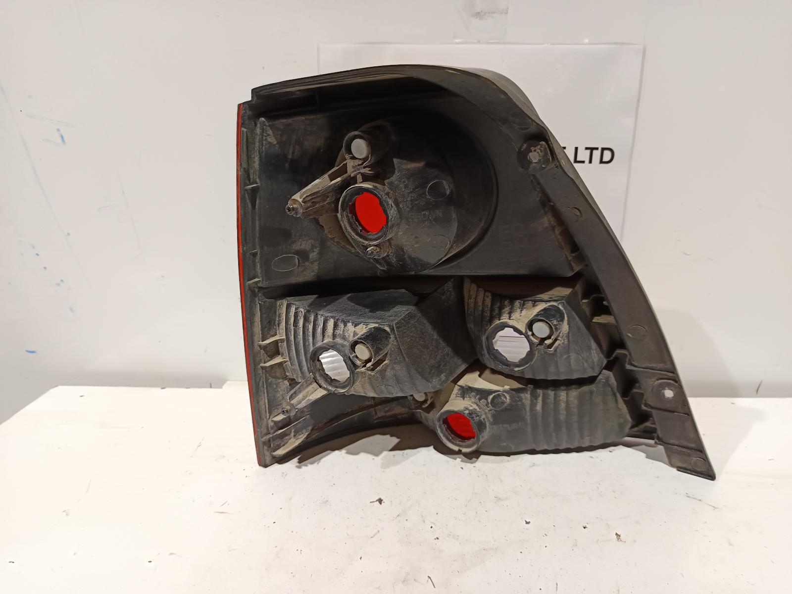 2005 KIA SORENTO Right Taillight Contact us for Photo