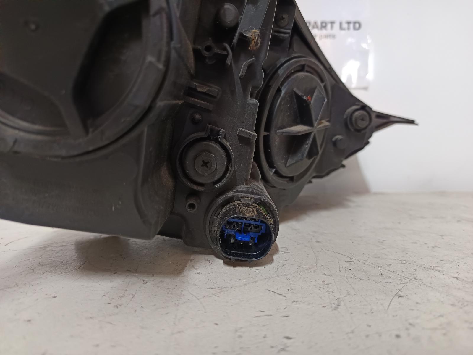 2016 HYUNDAI TUCSON Left Headlamp Contact us for Photo