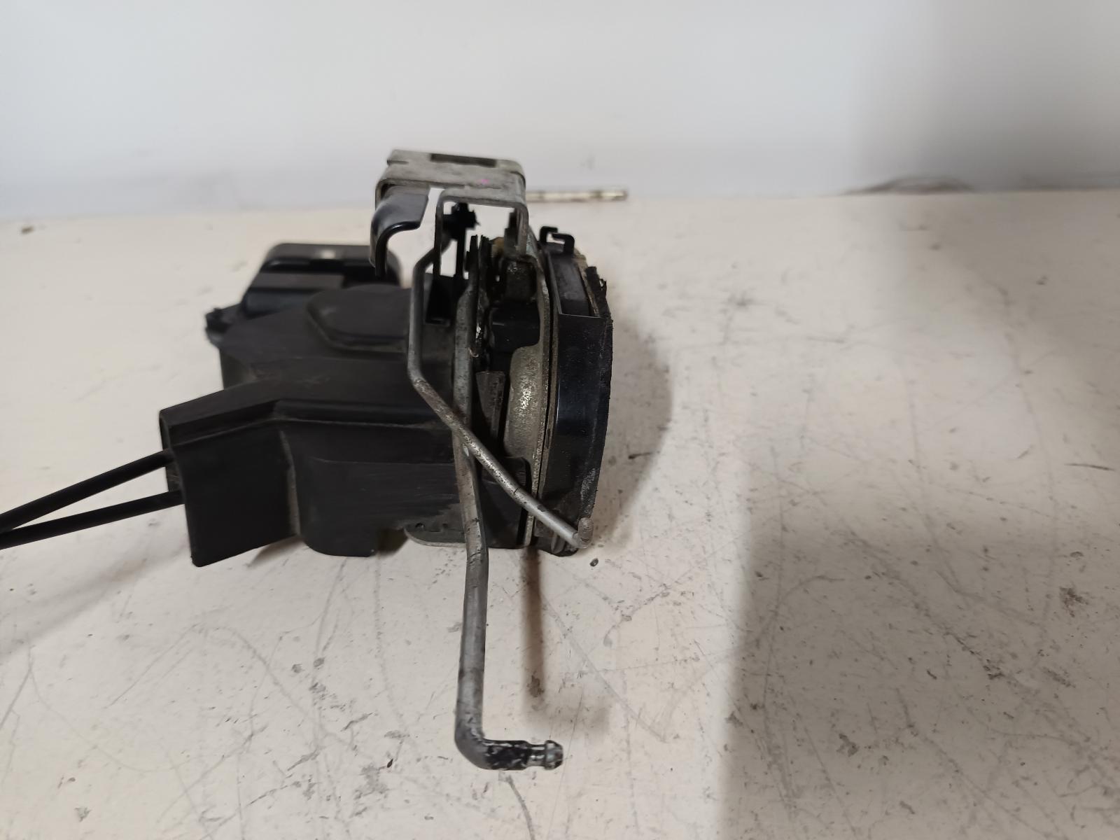 2002 TOYOTA ESTIMA Door/Boot/Gate Lock Contact us for Photo