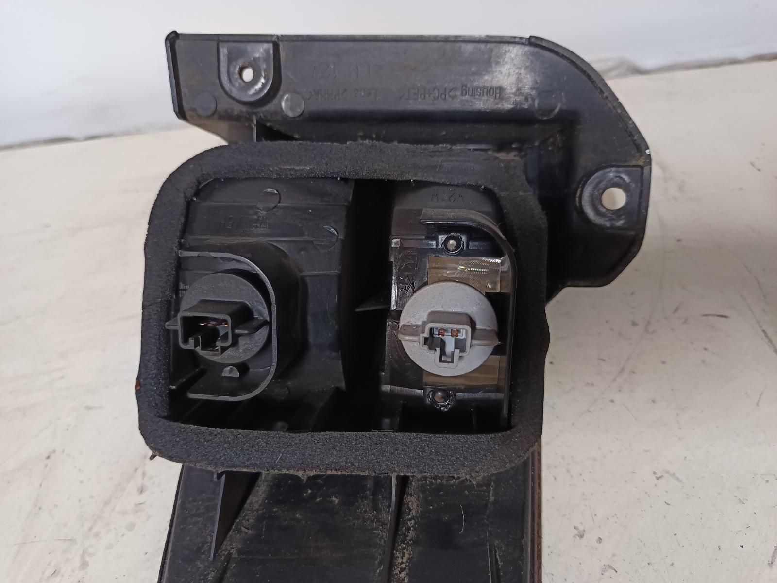 2002 TOYOTA ESTIMA Left Taillight Contact us for Photo