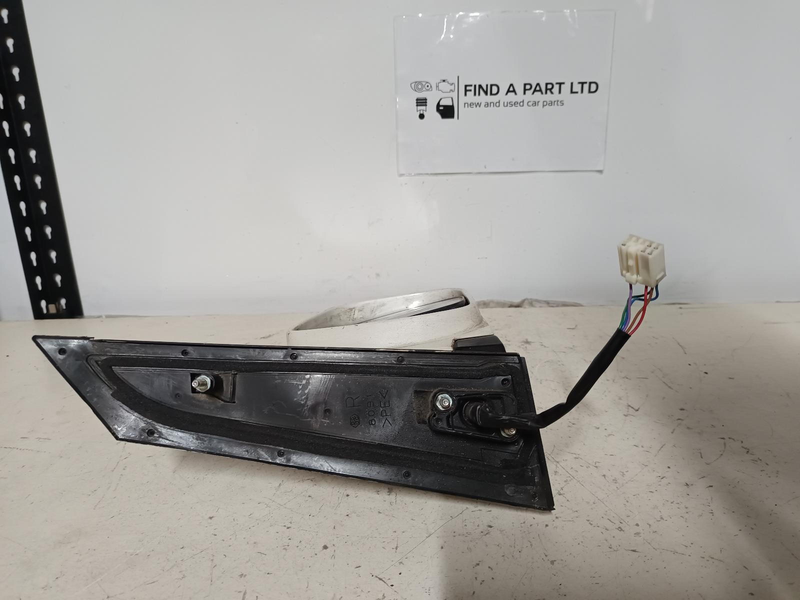 2005 TOYOTA NOAH (IMPORT) Right Door Mirror Contact us for Photo