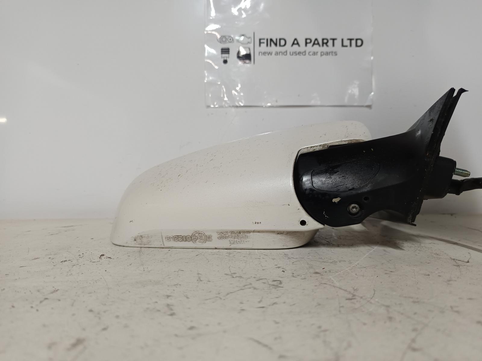 2005 TOYOTA NOAH (IMPORT) Right Door Mirror Contact us for Photo
