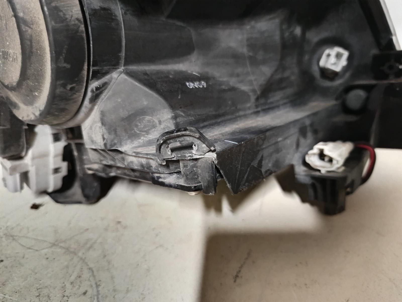 2010 TOYOTA AURIS (NZ ONLY) Left Headlamp Contact us for Photo