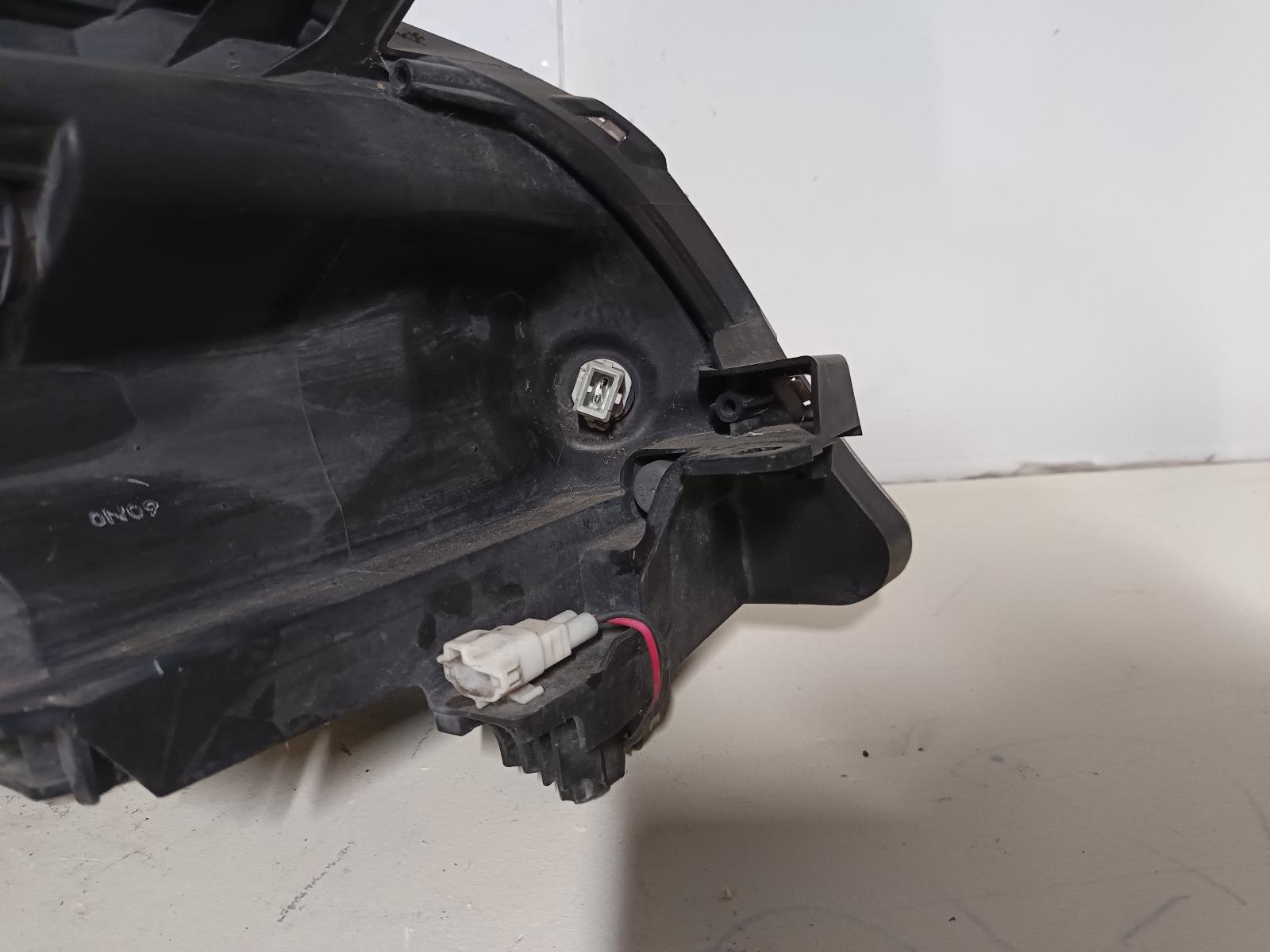 2010 TOYOTA AURIS (NZ ONLY) Left Headlamp Contact us for Photo