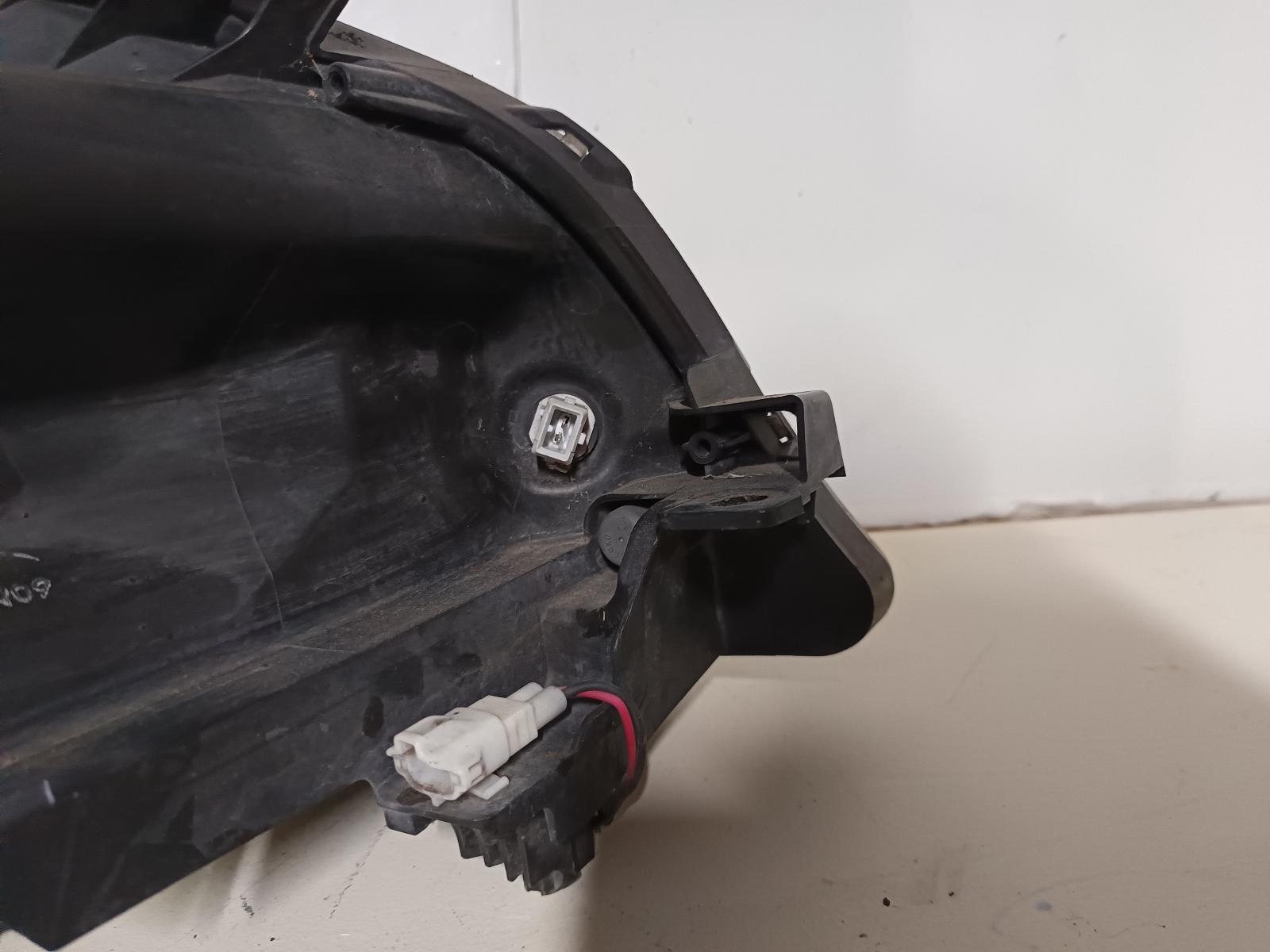 2010 TOYOTA AURIS (NZ ONLY) Left Headlamp Contact us for Photo