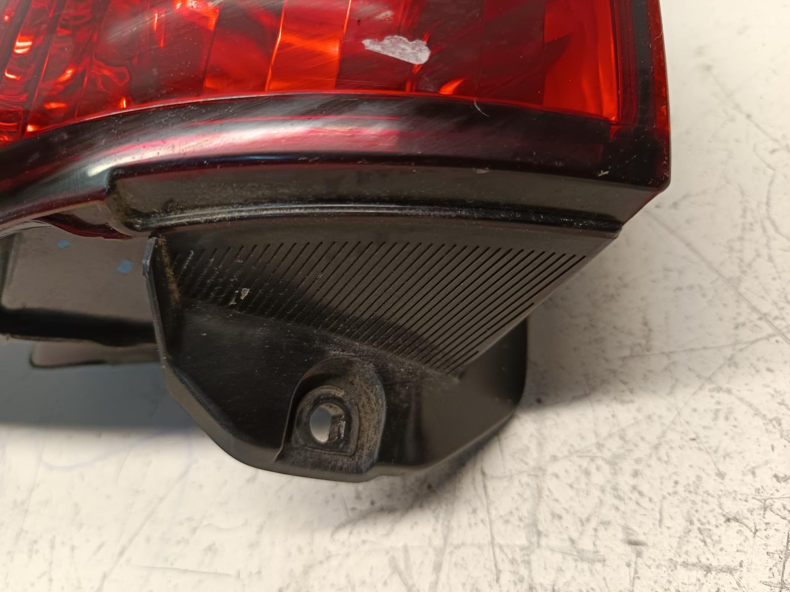 2004 TOYOTA ESTIMA Right Taillight Contact us for Photo