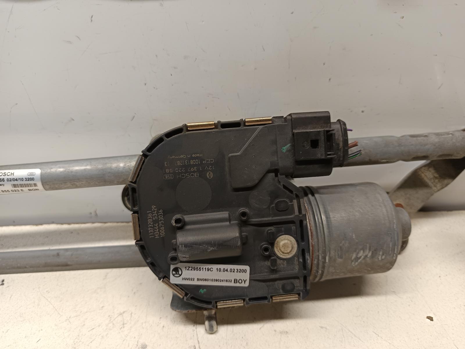 2010 SKODA OCTAVIA Wiper Linkage Contact us for Photo