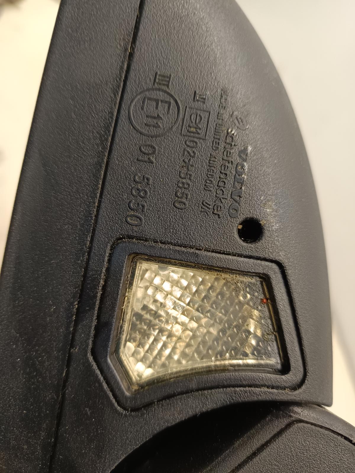 2006 VOLVO V50 Right Door Mirror Contact us for Photo