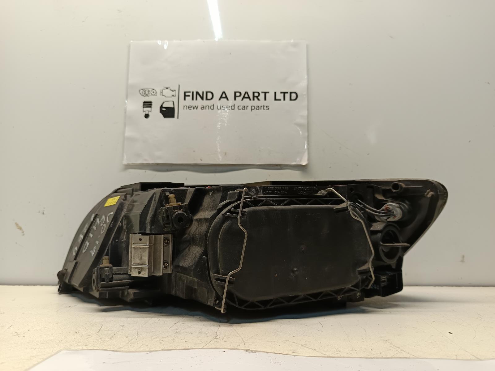 2006 VOLVO V50 Right Headlamp Contact us for Photo