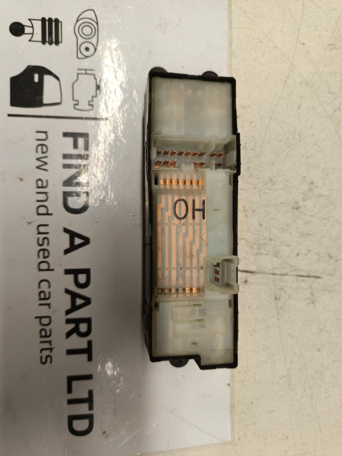 2004 NISSAN XTRAIL Pwr Dr Wind Switch Contact us for Photo