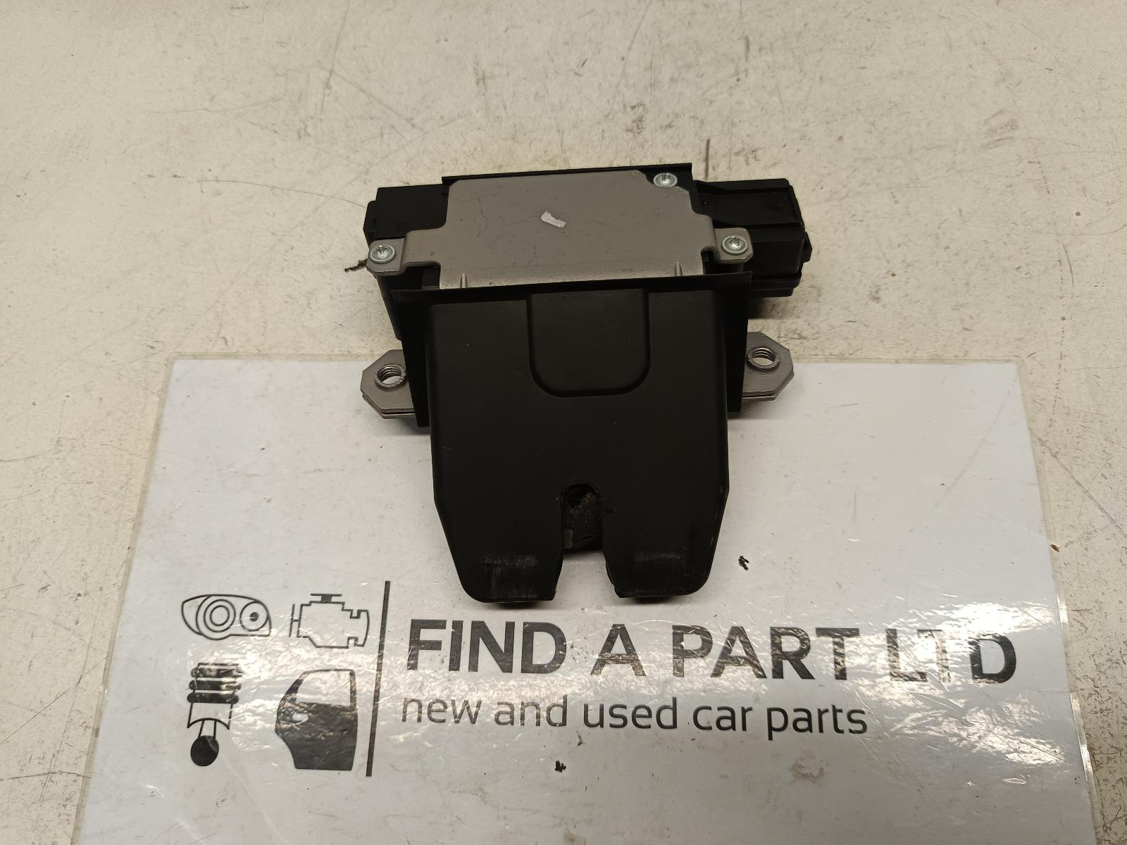 2004 VOLVO V50 Door/Boot/Gate Lock Contact us for Photo