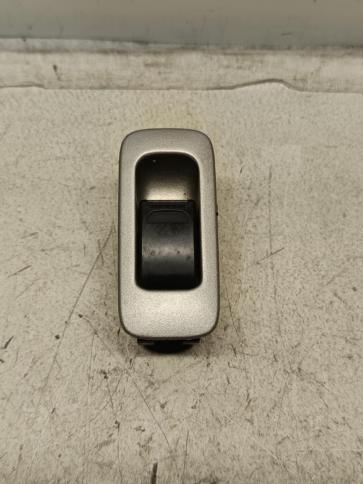 View Auto part Pwr Dr Wind Switch SUZUKI LIANA 2004