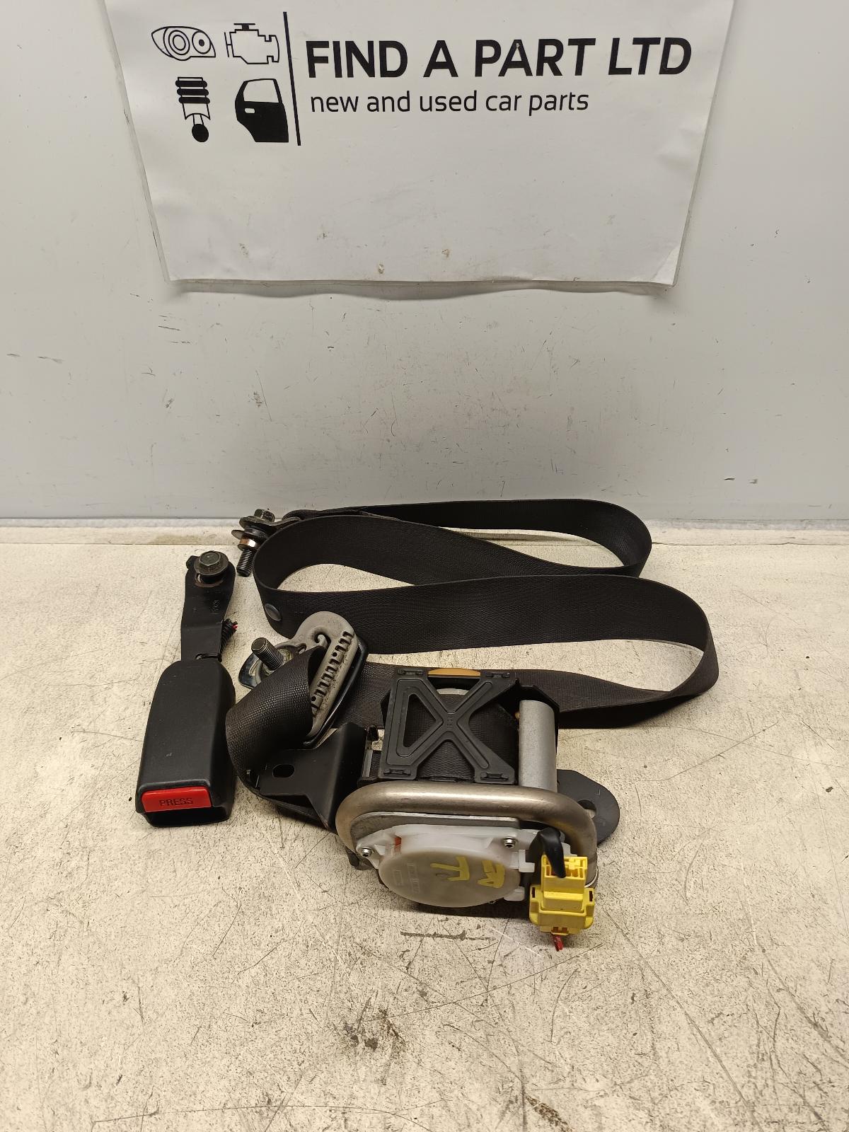 View Auto part Seatbelt/Stalk HONDA JAZZ 2004