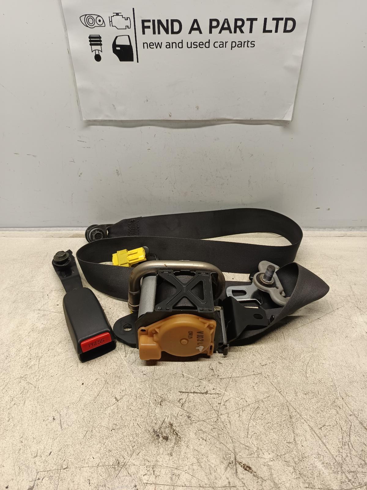 View Auto part Seatbelt/Stalk HONDA JAZZ 2004