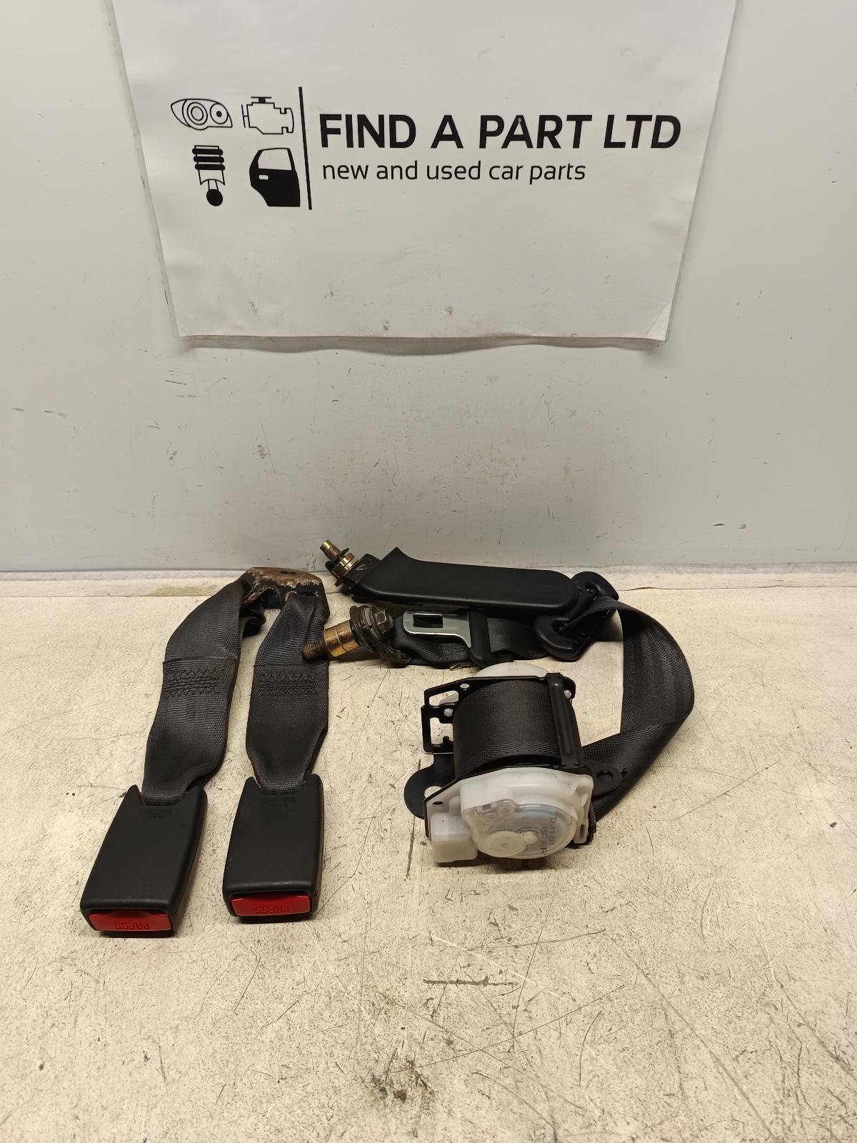 View Auto part Seatbelt/Stalk HONDA JAZZ 2004