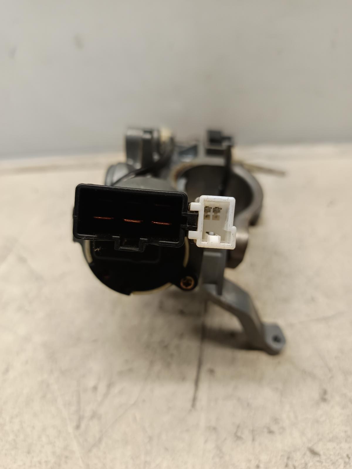 2004 SUZUKI LIANA Ignition W/ Key Contact us for Photo