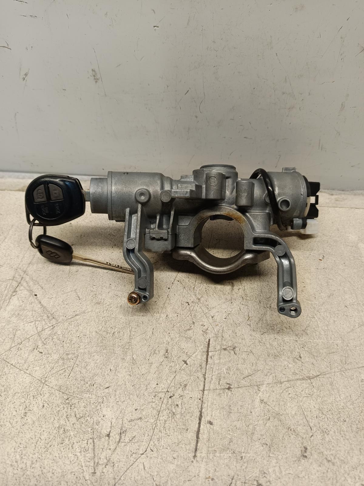2004 SUZUKI LIANA Ignition W/ Key Contact us for Photo