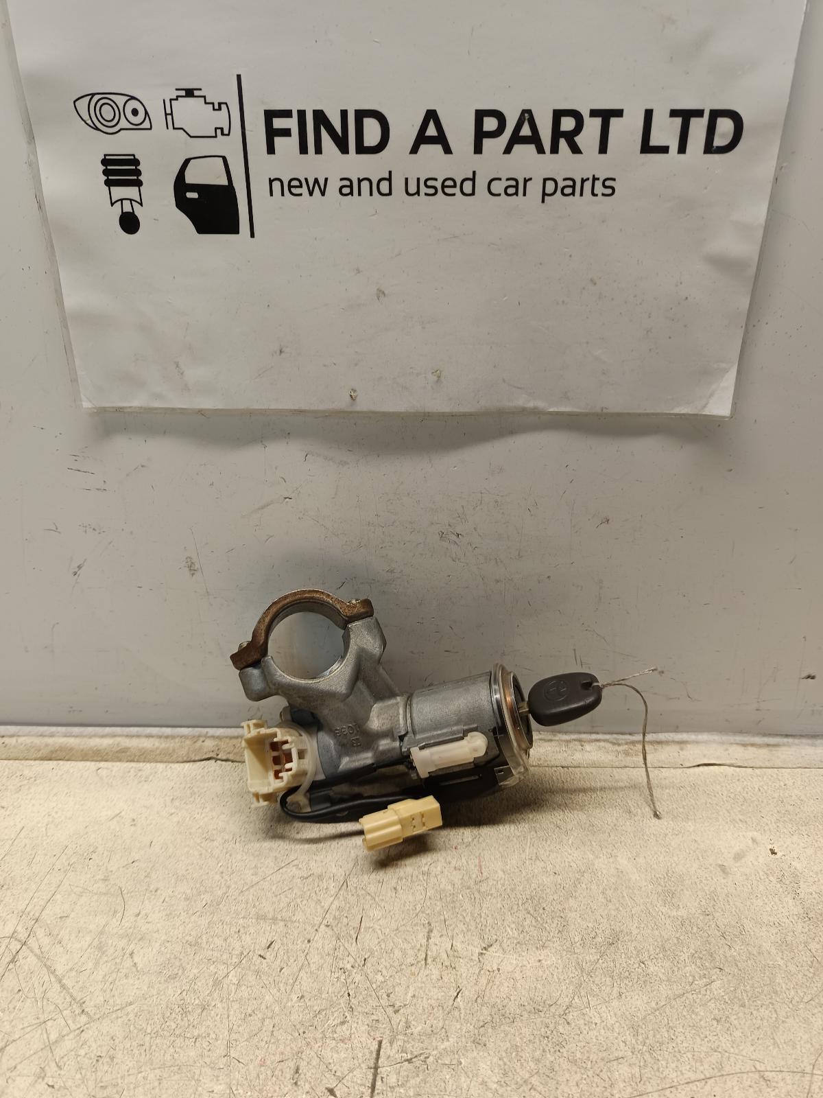 View Auto part Ignition W/ Key TOYOTA ESTIMA 2004